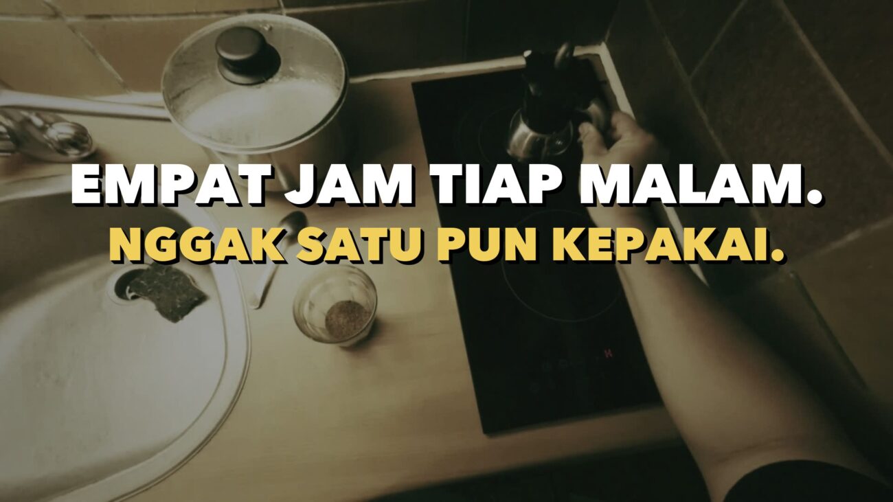 Dapur apartemen di Jenewa pada malam hari