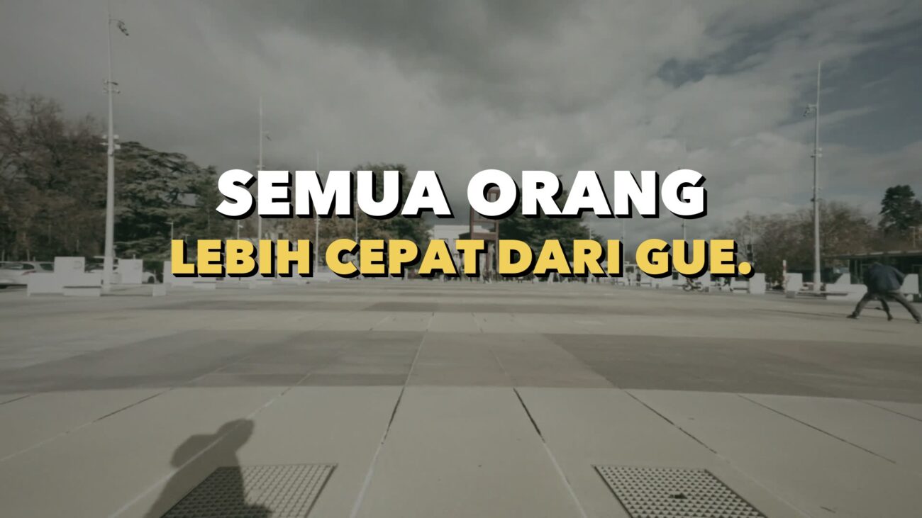 Place des Nations di Jenewa dengan orang-orang berjalan di kejauhan