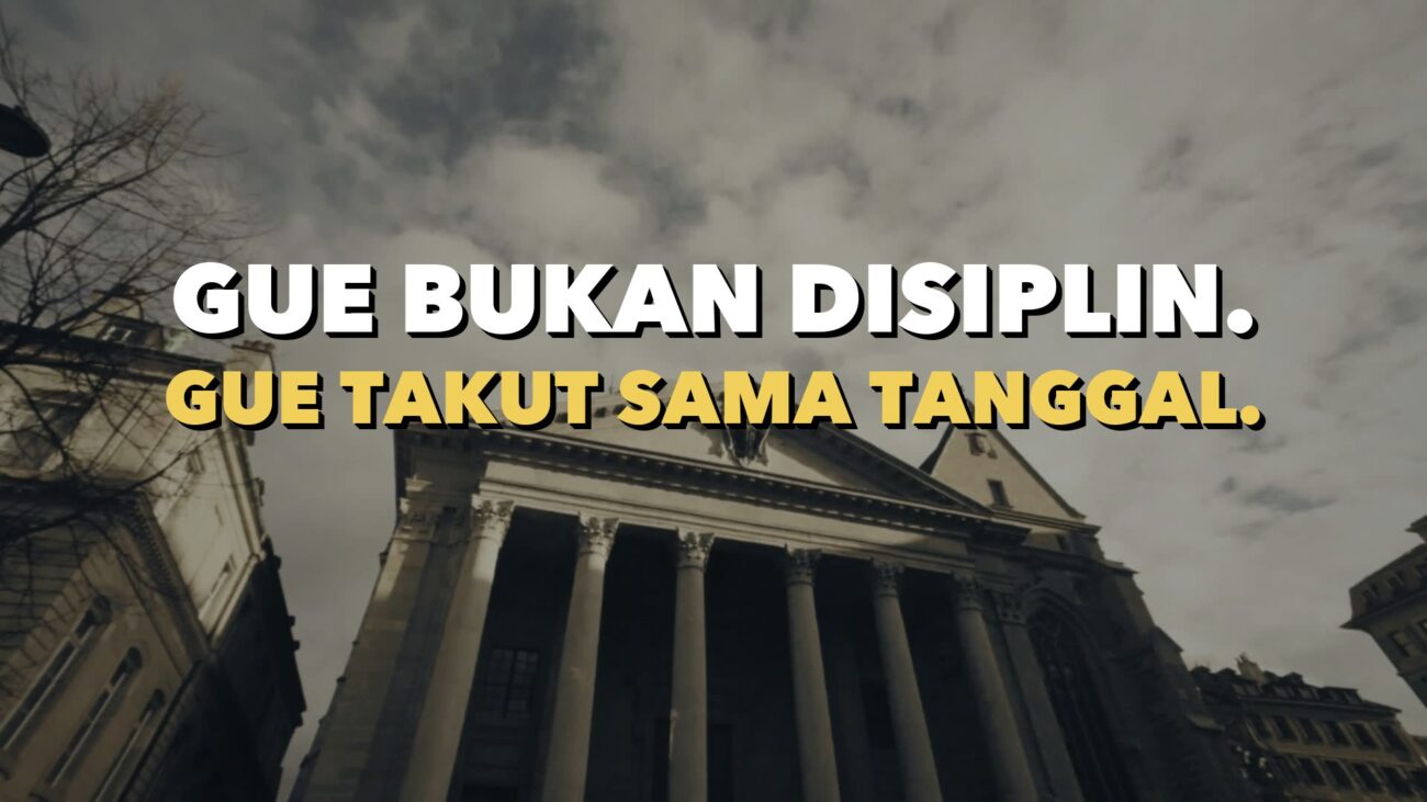 Bangunan berpilar di Jenewa dengan langit mendung